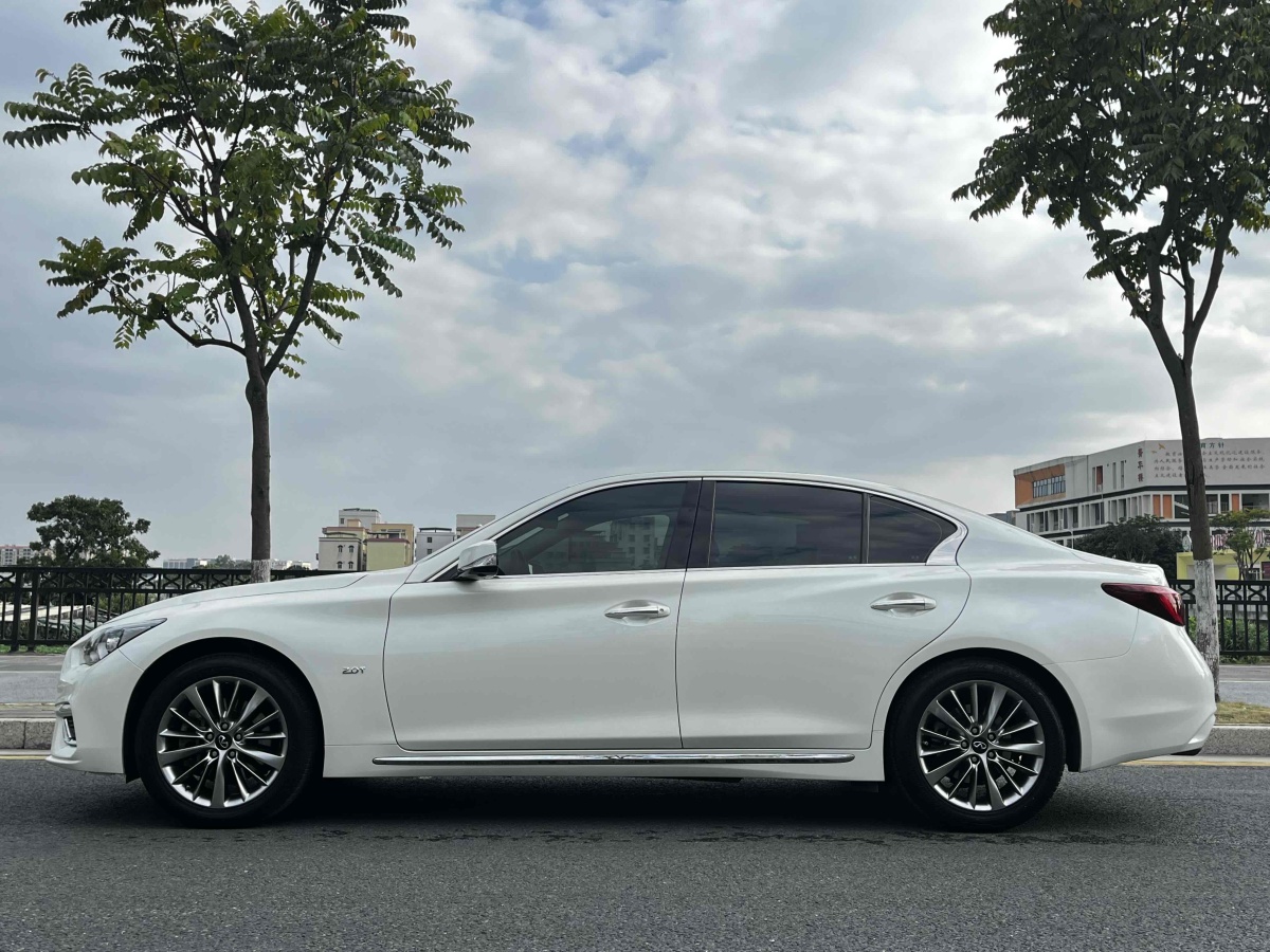 2022年4月英菲尼迪 Q50L  2021款 2.0T 進(jìn)享版