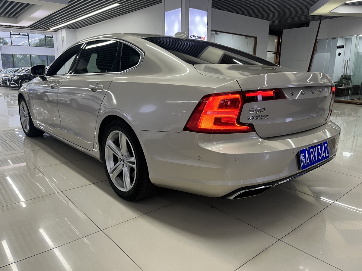沃爾沃 S90  2018款 T4 智遠(yuǎn)版圖片