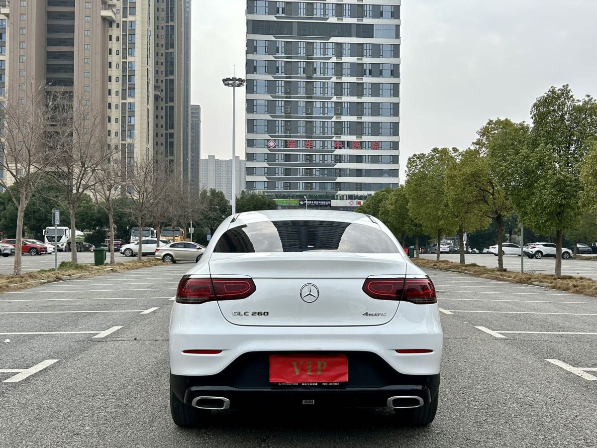 奔馳 奔馳GLC  2022款 改款 GLC 260 4MATIC 轎跑SUV圖片