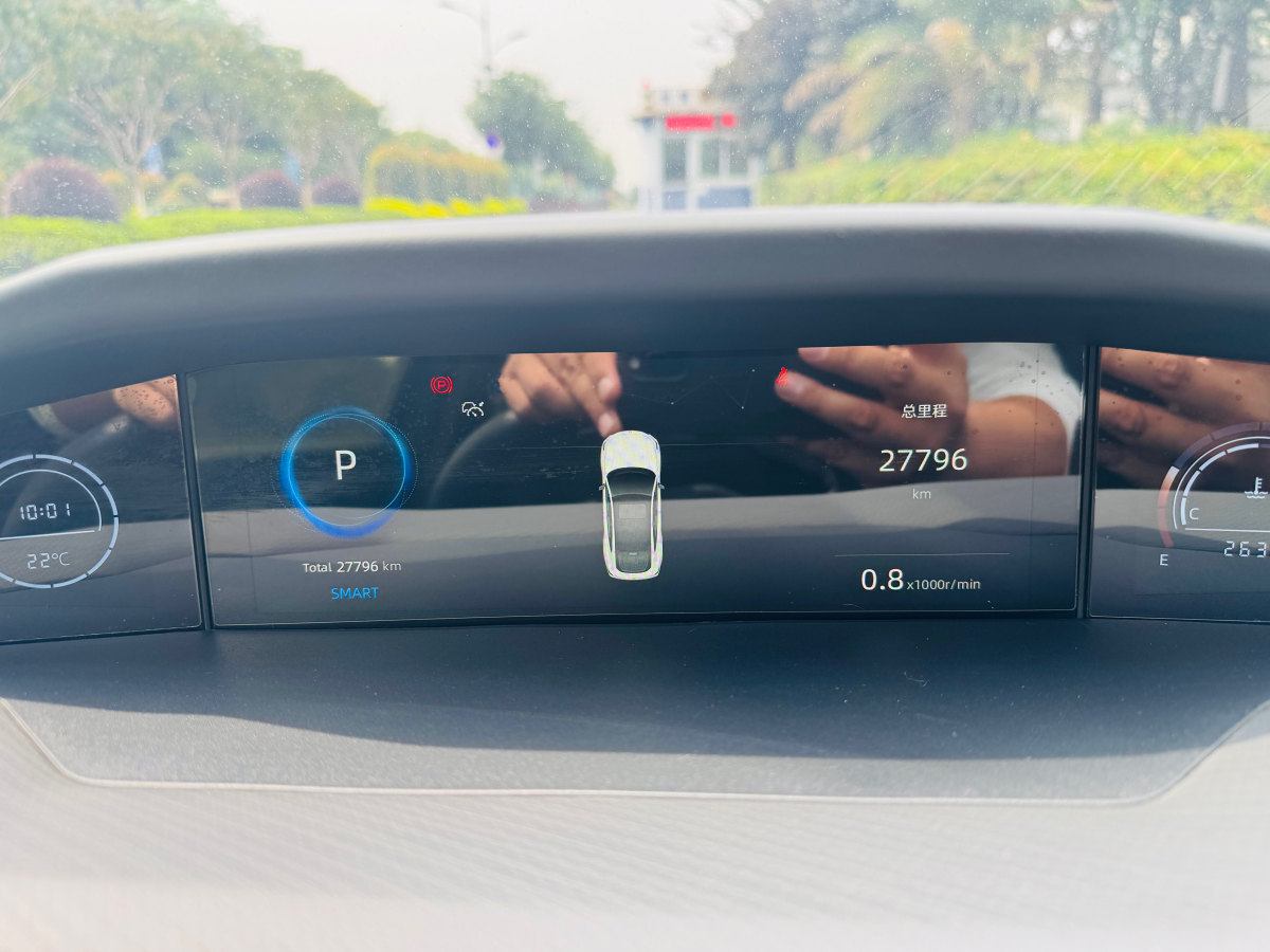 長安 長安UNI-V  2023款 1.5T 尊享型圖片