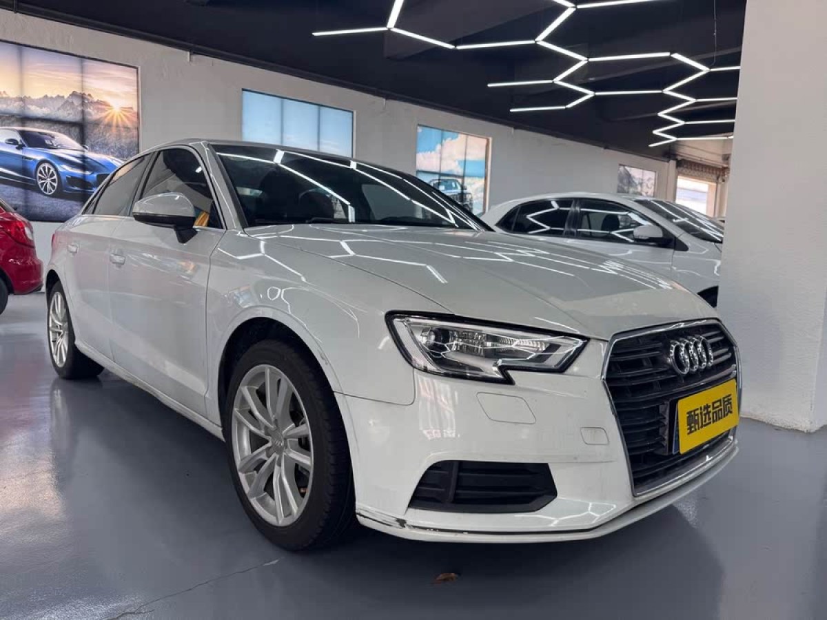 奧迪 奧迪A3  2018款 30周年年型 Limousine 35 TFSI 進取型圖片