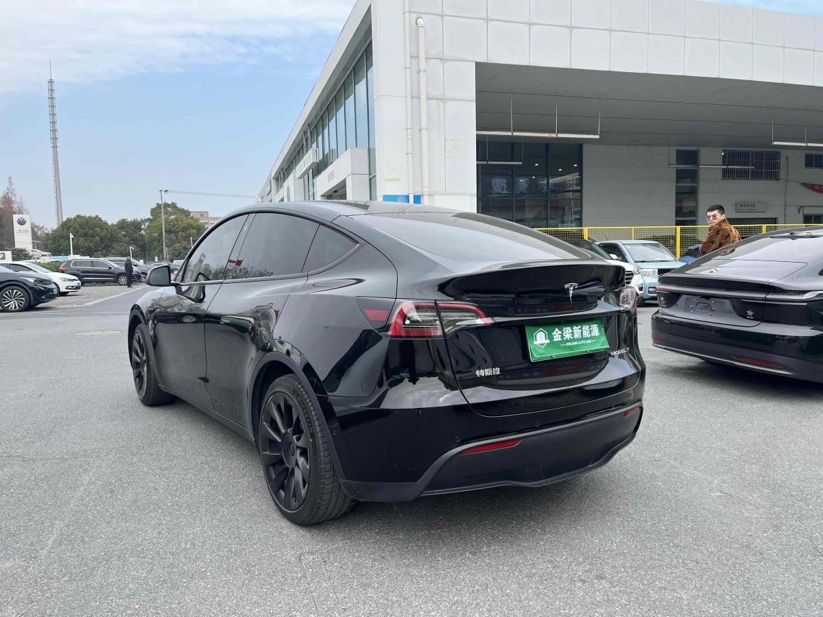 特斯拉 Model 3  2021款 改款 標(biāo)準(zhǔn)續(xù)航后驅(qū)升級版圖片