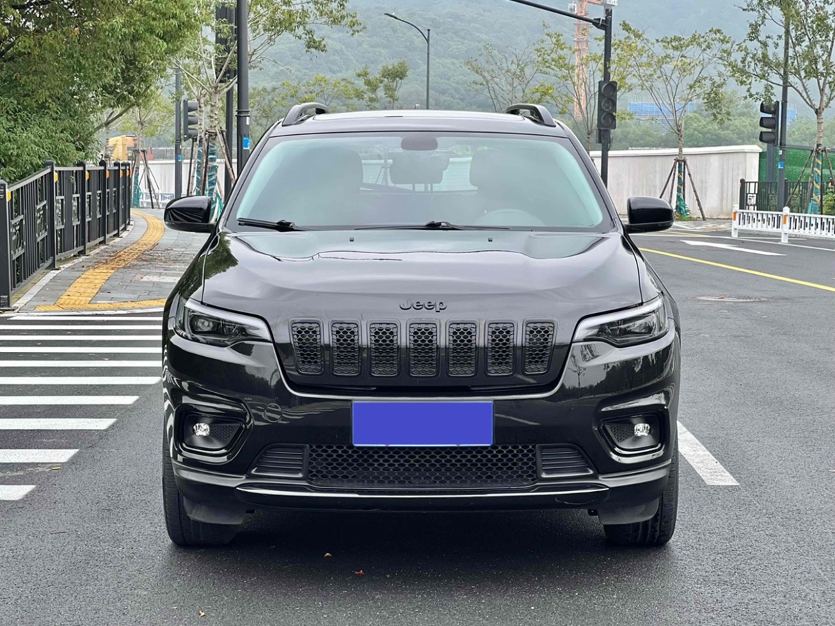 Jeep 自由光  2020款 2.0T 四驅(qū)精英版圖片