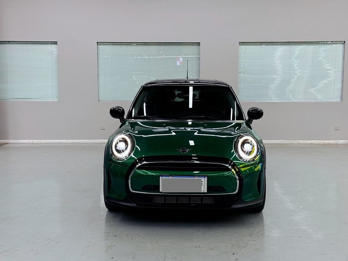 MINI MINI  2022款 改款 1.5T COOPER 經(jīng)典派圖片