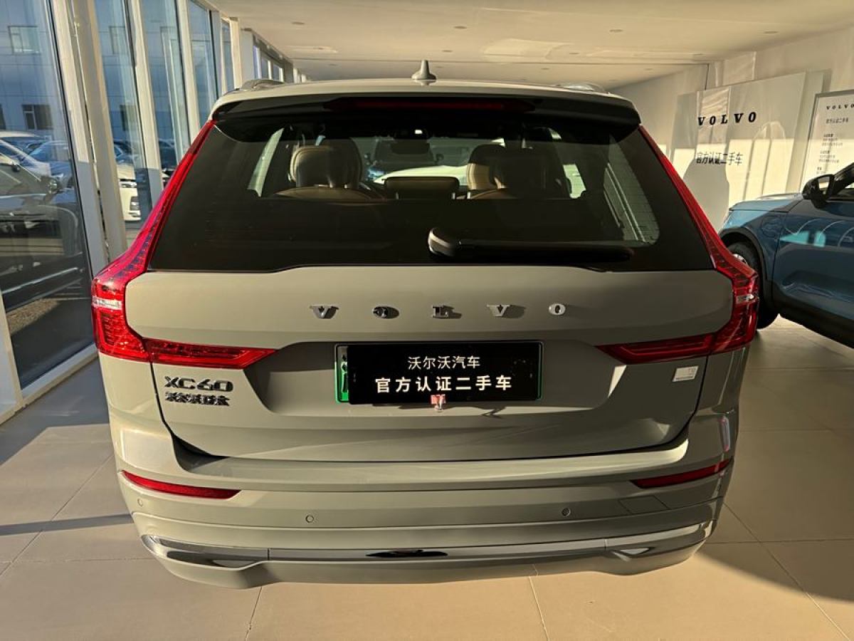 沃爾沃 XC60新能源  2024款 T8 插電混動 長續(xù)航四驅(qū)智雅豪華版圖片