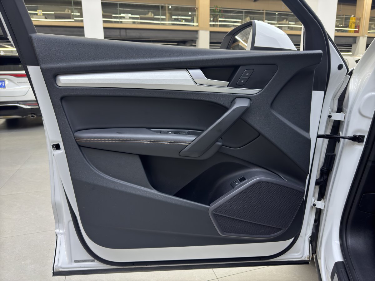 2019年1月奧迪 奧迪Q5L  2018款 40 TFSI 榮享時尚型