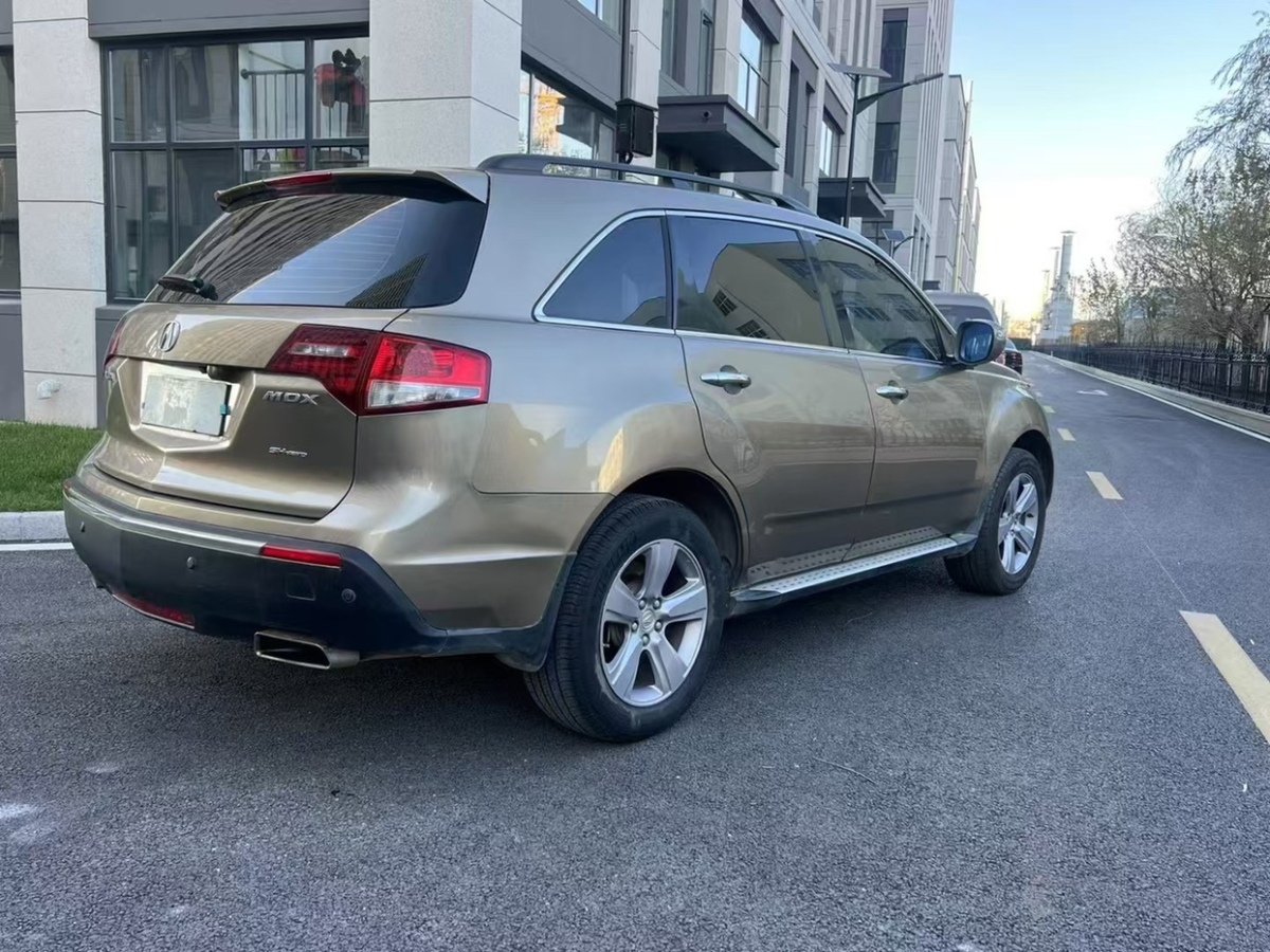 謳歌 MDX  2011款 3.7 標(biāo)準(zhǔn)尊享運(yùn)動版圖片