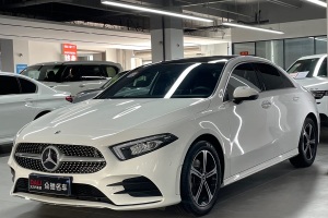 奔馳A級(jí) 奔馳 改款 A 200 L 運(yùn)動(dòng)轎車時(shí)尚型