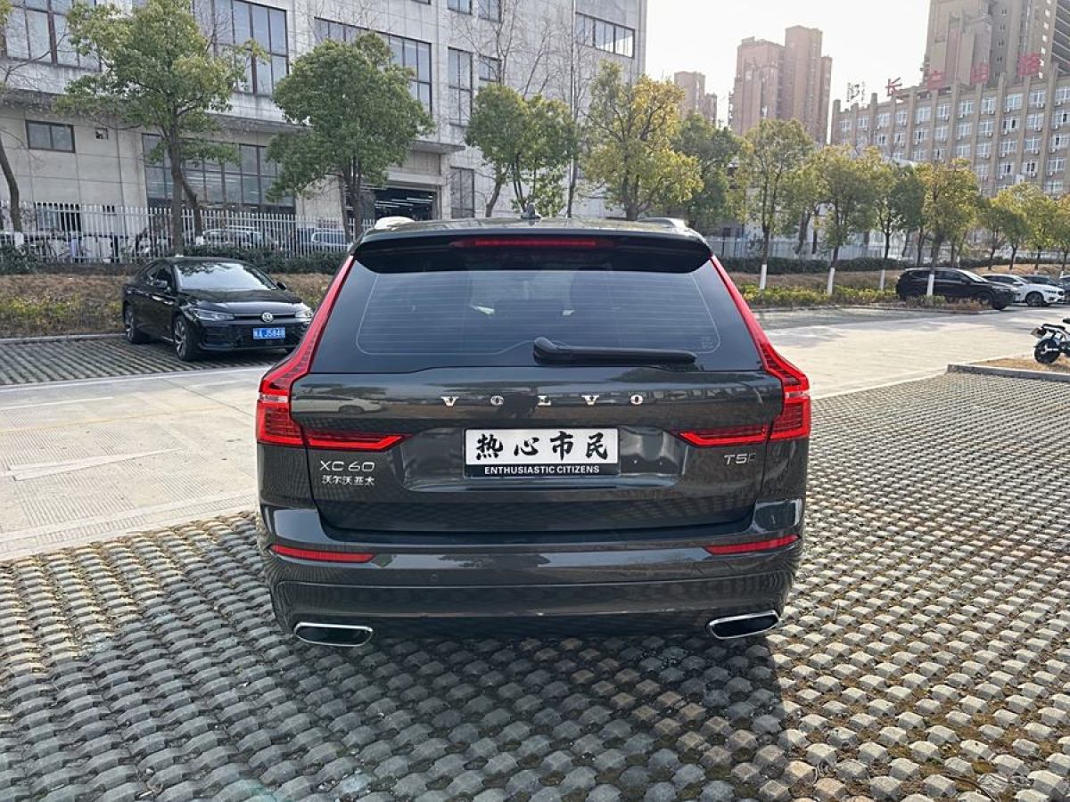 沃爾沃 XC60  2019款  T5 四驅(qū)智遠(yuǎn)版 國(guó)VI圖片