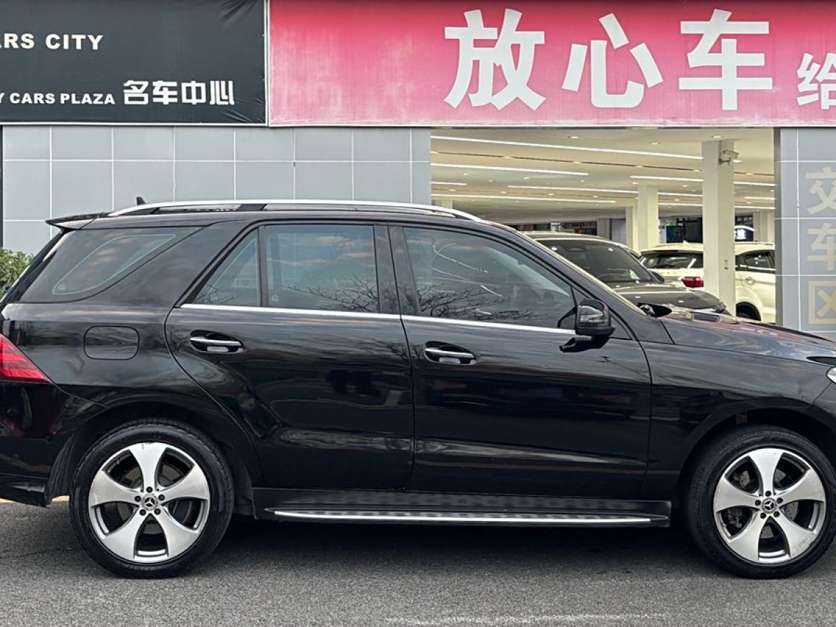 奔馳 奔馳GLE  2017款 GLE 320 4MATIC 豪華型圖片