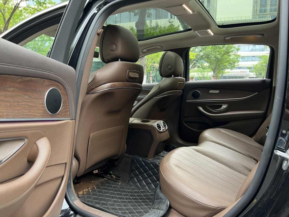奔馳 奔馳E級  2020款 E 300 L 時(shí)尚型圖片