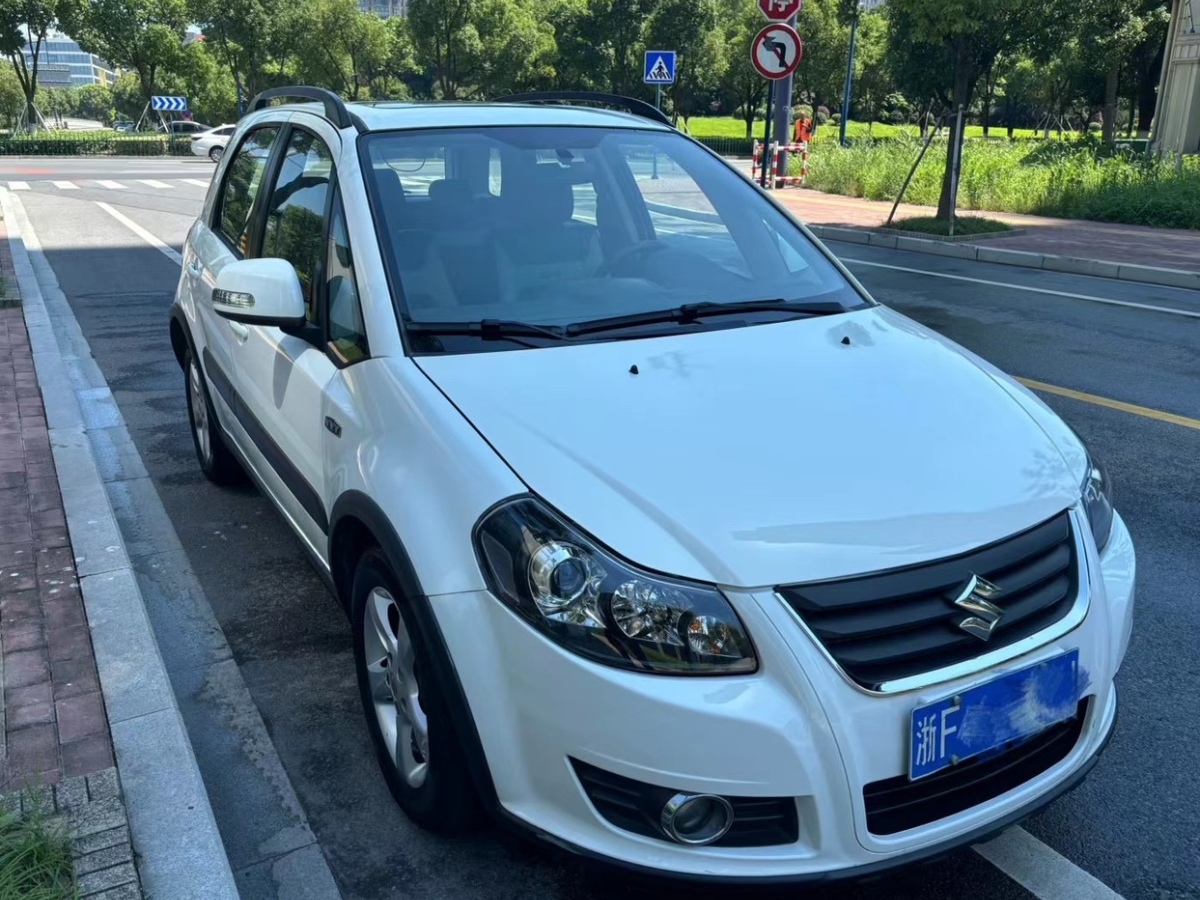 2011年8月鈴木 天語 SX4  2011款 兩廂 1.6L 自動(dòng)舒適型