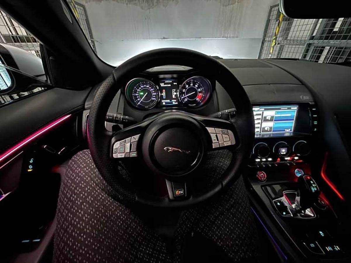 2015年7月捷豹 F-TYPE  2015款 3.0T S 硬頂版