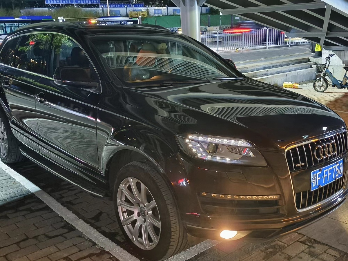 奥迪 奥迪Q7  2012款 3.0 TFSI 进取型(200kW)图片