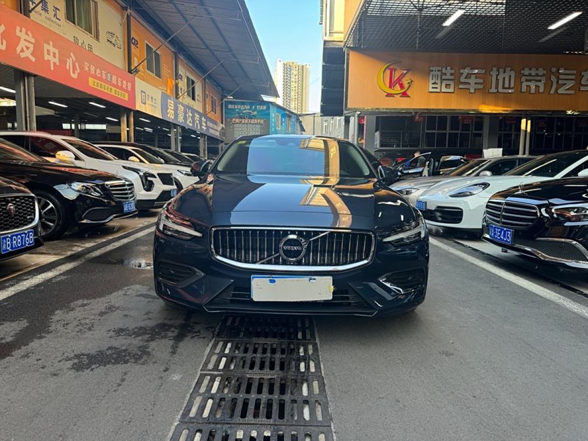 沃尔沃 S60L  2022款 B4 智逸豪华版图片