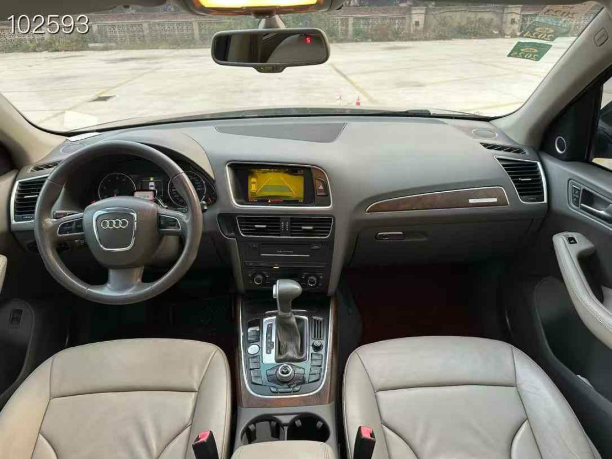 奧迪 奧迪Q5  2010款 Q5 2.0TSI 首發(fā)限量版運動版圖片