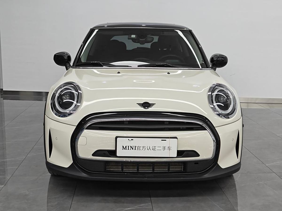 MINI MINI  2022款 改款 1.5T COOPER 藝術(shù)家圖片