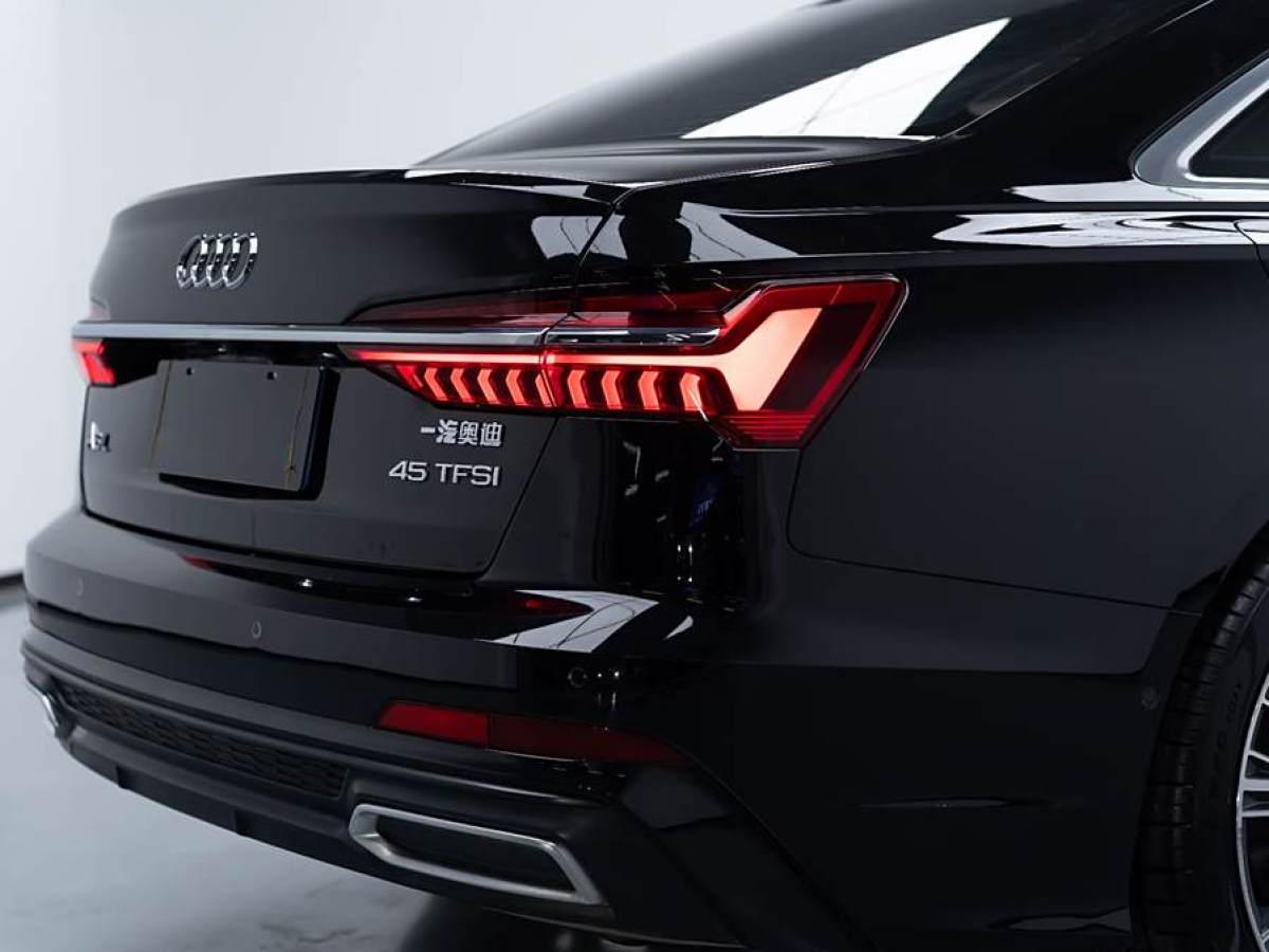 2022年7月奧迪 奧迪A6L  2022款 45 TFSI 臻選致雅型