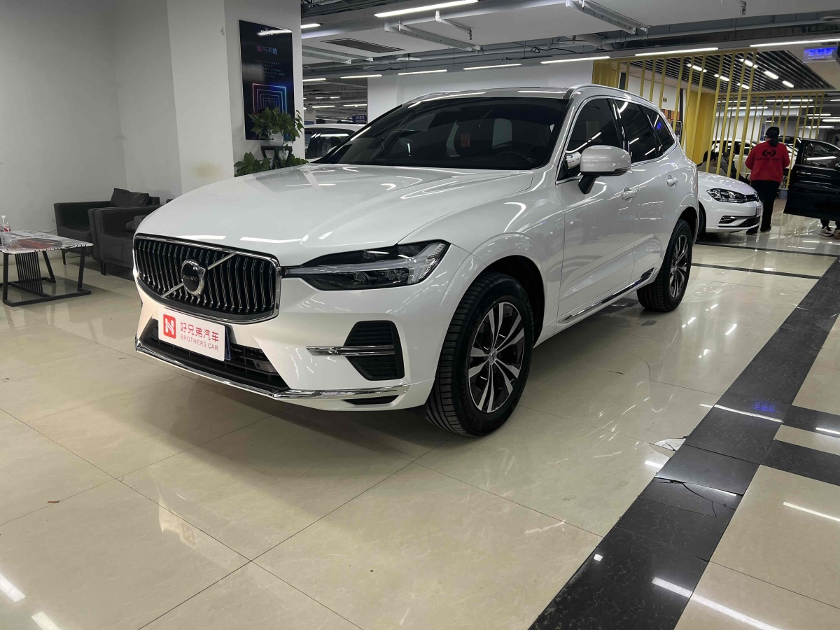 沃爾沃 XC60  2023款 B5 四驅智逸豪華版圖片