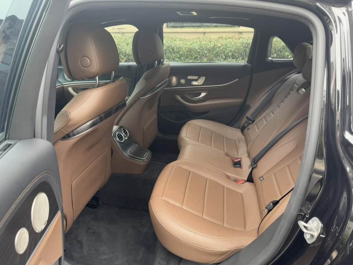 奔馳 奔馳E級(jí)  2022款 改款 E 300 L 豪華型圖片
