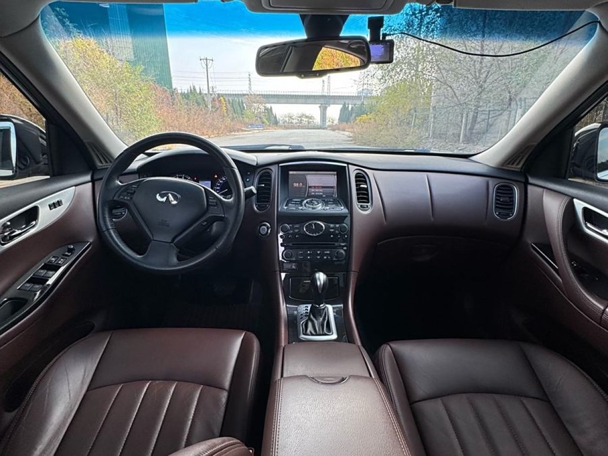 英菲尼迪 QX50  2013款 2.5L 四驅優(yōu)雅版圖片