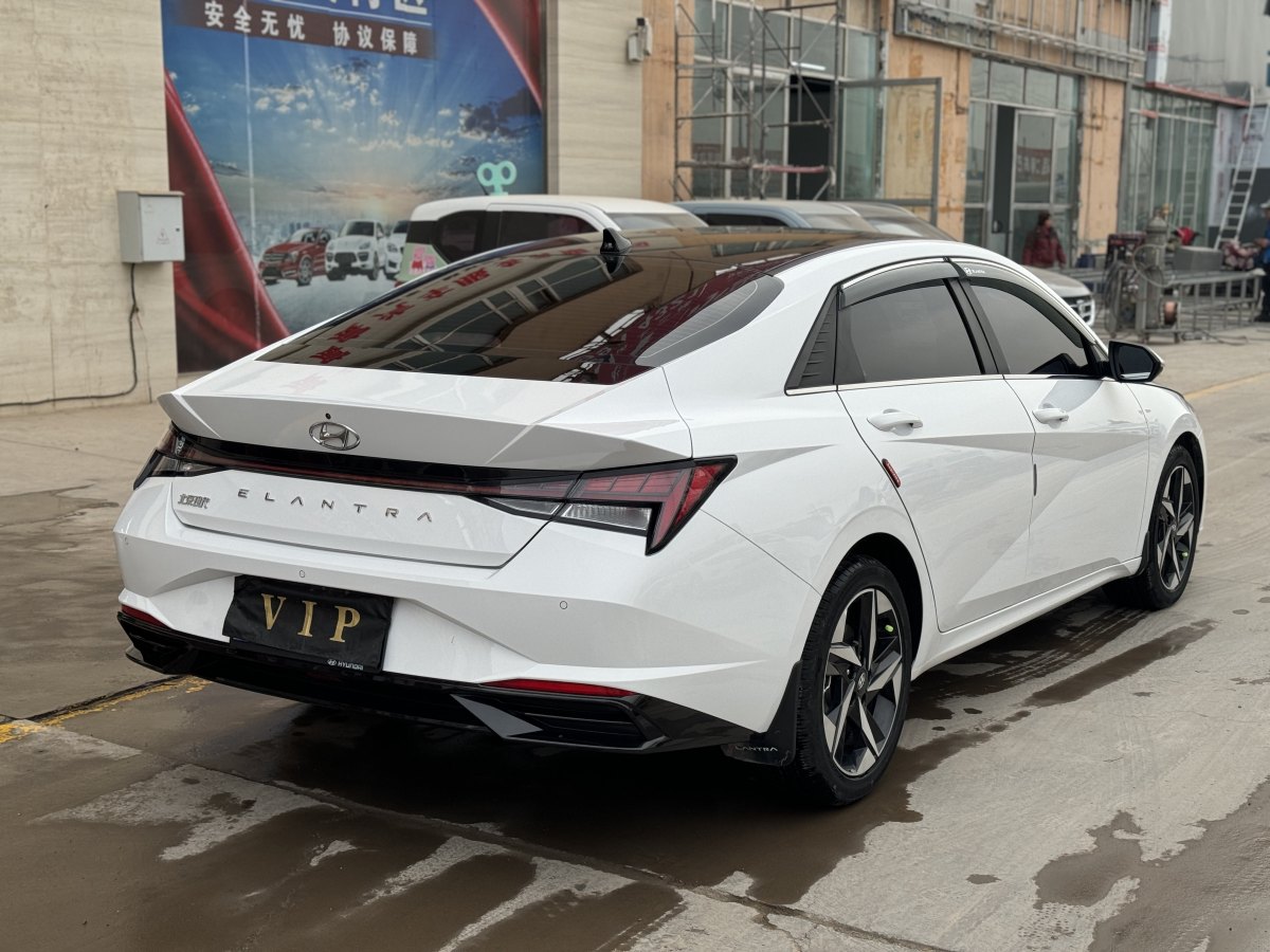 現(xiàn)代 伊蘭特  2023款 1.5L CVT LUX尊貴版圖片