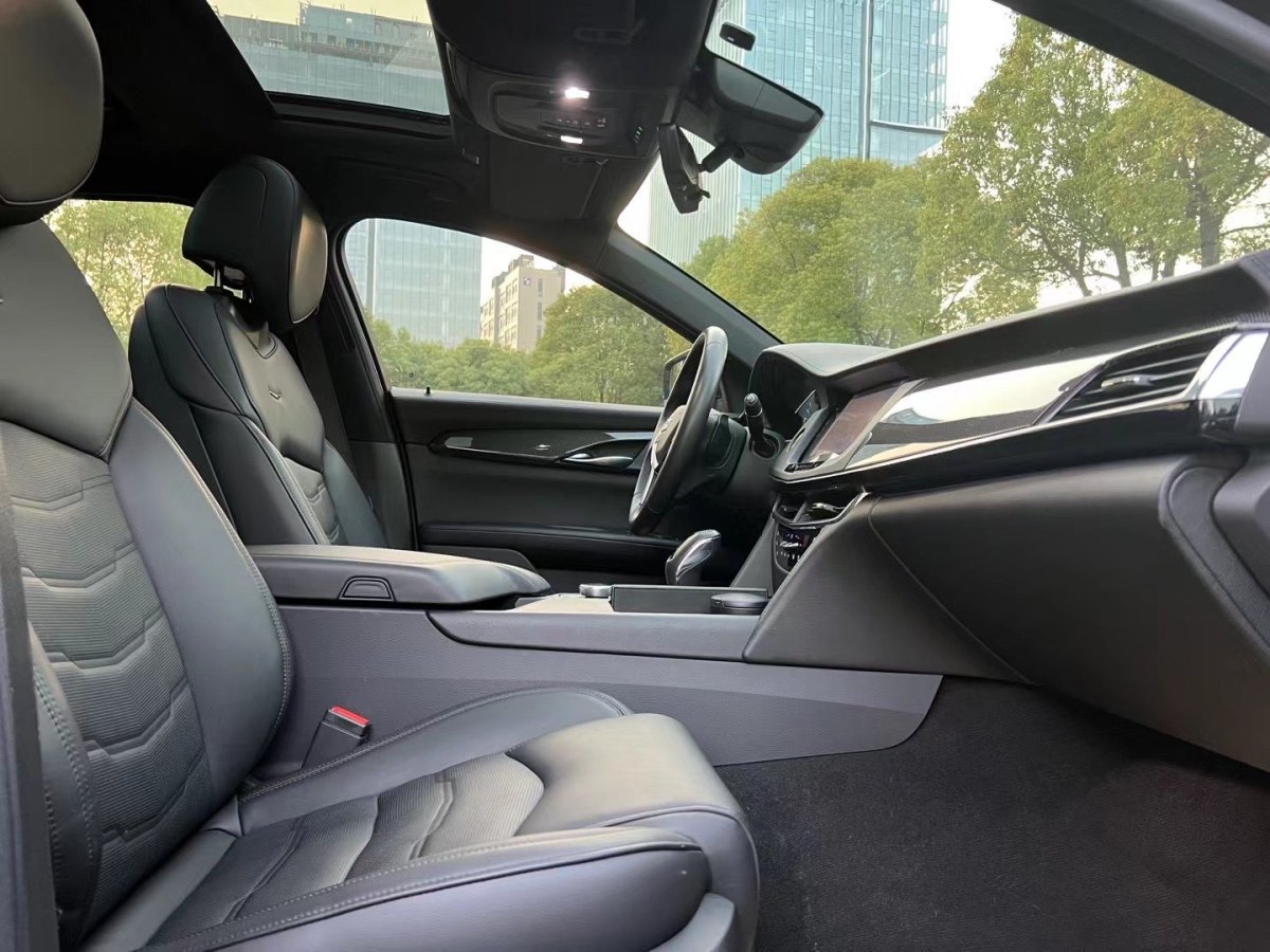 凱迪拉克 CT6  2019款 28T 領(lǐng)先運(yùn)動型圖片