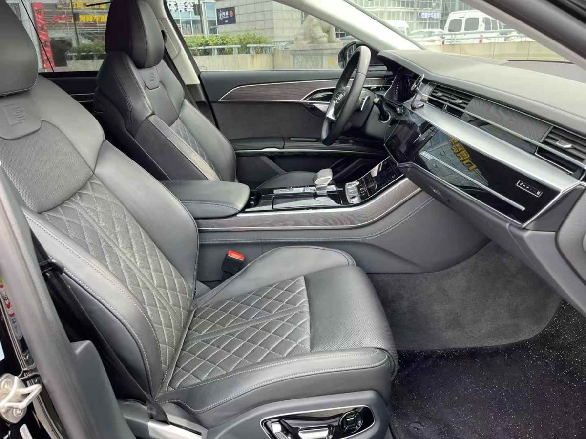 奧迪 奧迪A8  2023款 A8L 60 TFSI quattro圖片