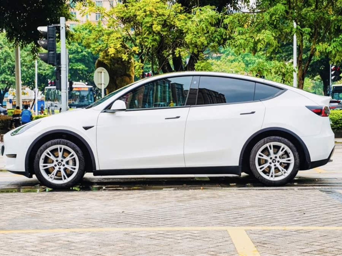 特斯拉 Model Y  2022款 改款 后輪驅(qū)動版圖片