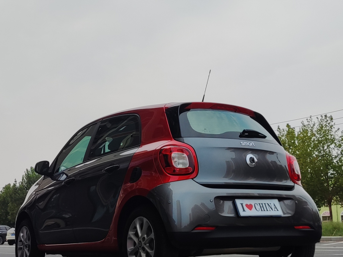 smart forfour  2018款 1.0L 52千瓦激情版圖片