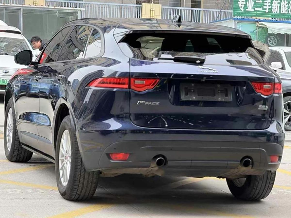 捷豹 F-PACE  2018款 2.0T 四驅(qū)都市尊享版圖片