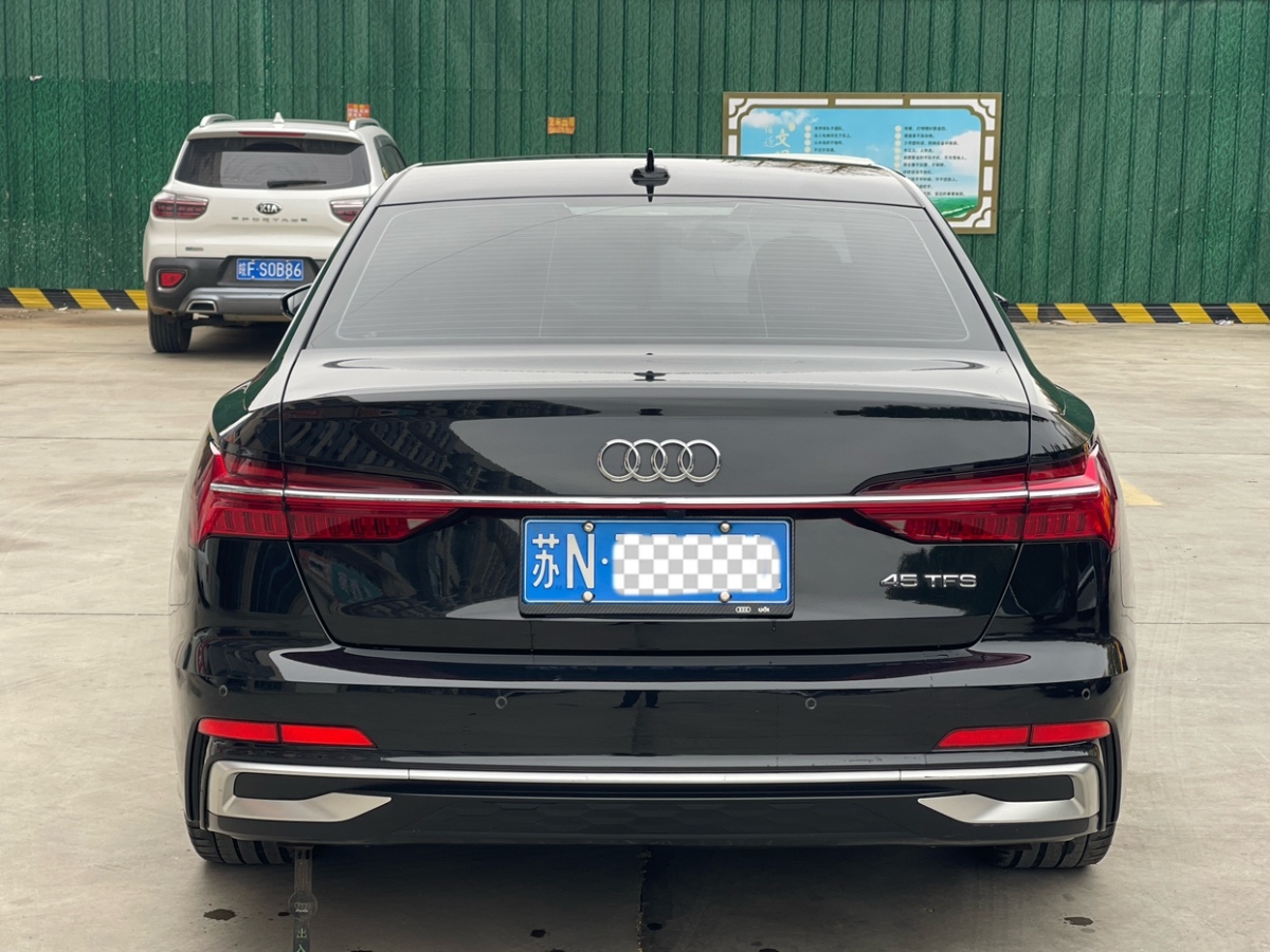 奧迪 奧迪A6L  2023款 45 TFSI 臻選動感型圖片