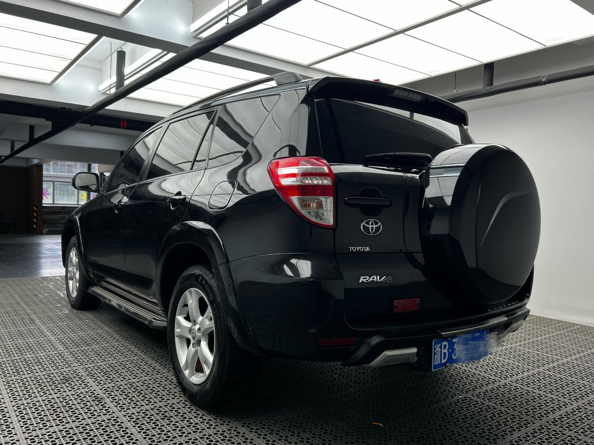 2012年12月豐田 RAV4  2019款 榮放 2.0L CVT兩驅(qū)先鋒版