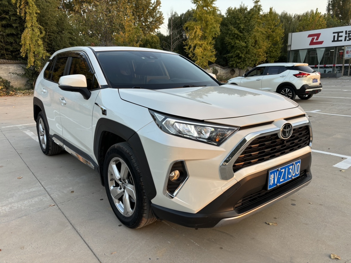 豐田 RAV4榮放  2020款 2.0L CVT兩驅(qū)風(fēng)尚版圖片