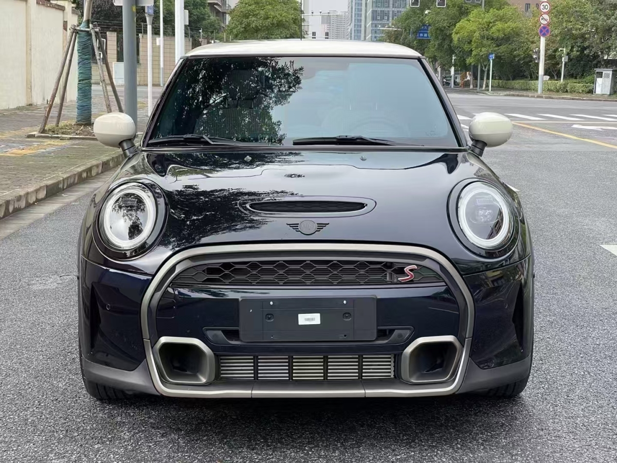 MINI MINI  2023款 改款 2.0T COOPER S 藝術(shù)家圖片