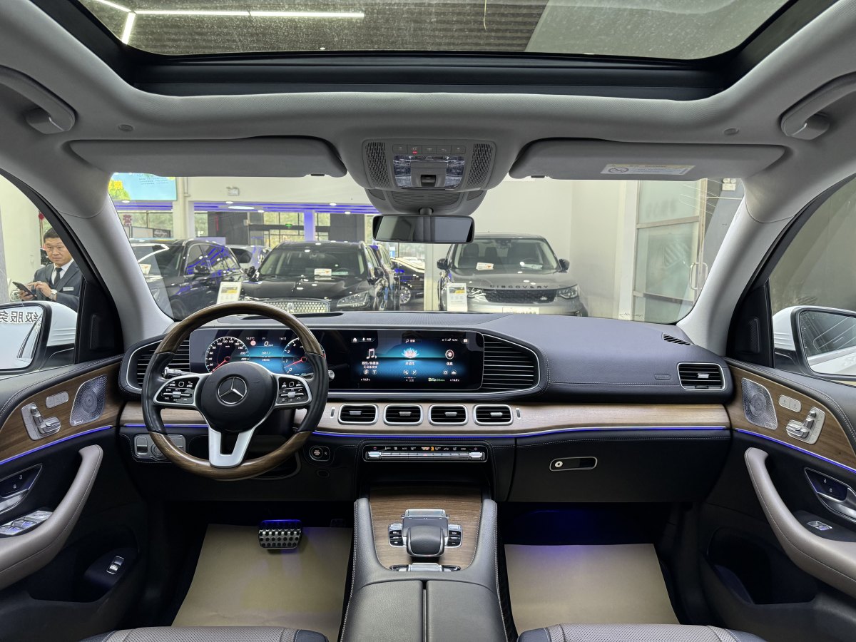 奔馳 奔馳GLS  2023款 改款 GLS 450 4MATIC 豪華型圖片