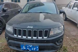 指南者 Jeep 2.0L 两驱豪华版