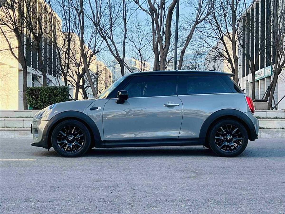 MINI MINI  2021款 1.5T COOPER 經(jīng)典派圖片