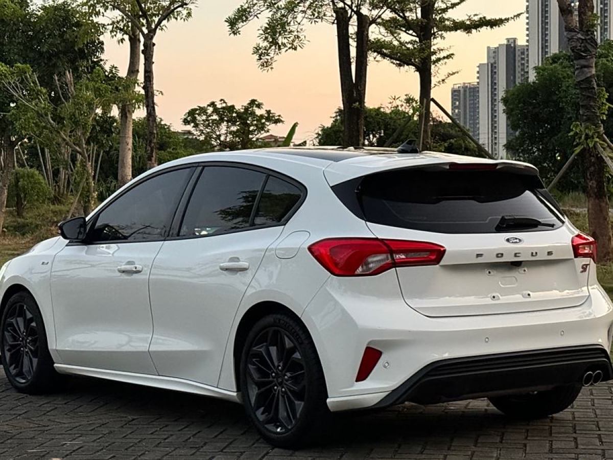 福特 ?？怂? 2022款 兩廂 EcoBoost 180 自動(dòng)ST Line圖片