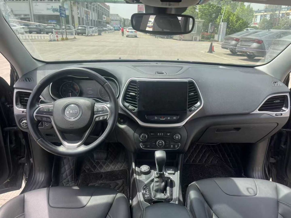 Jeep 自由光  2019款 2.0T 四驅(qū)探享版+自動駕駛智慧包圖片