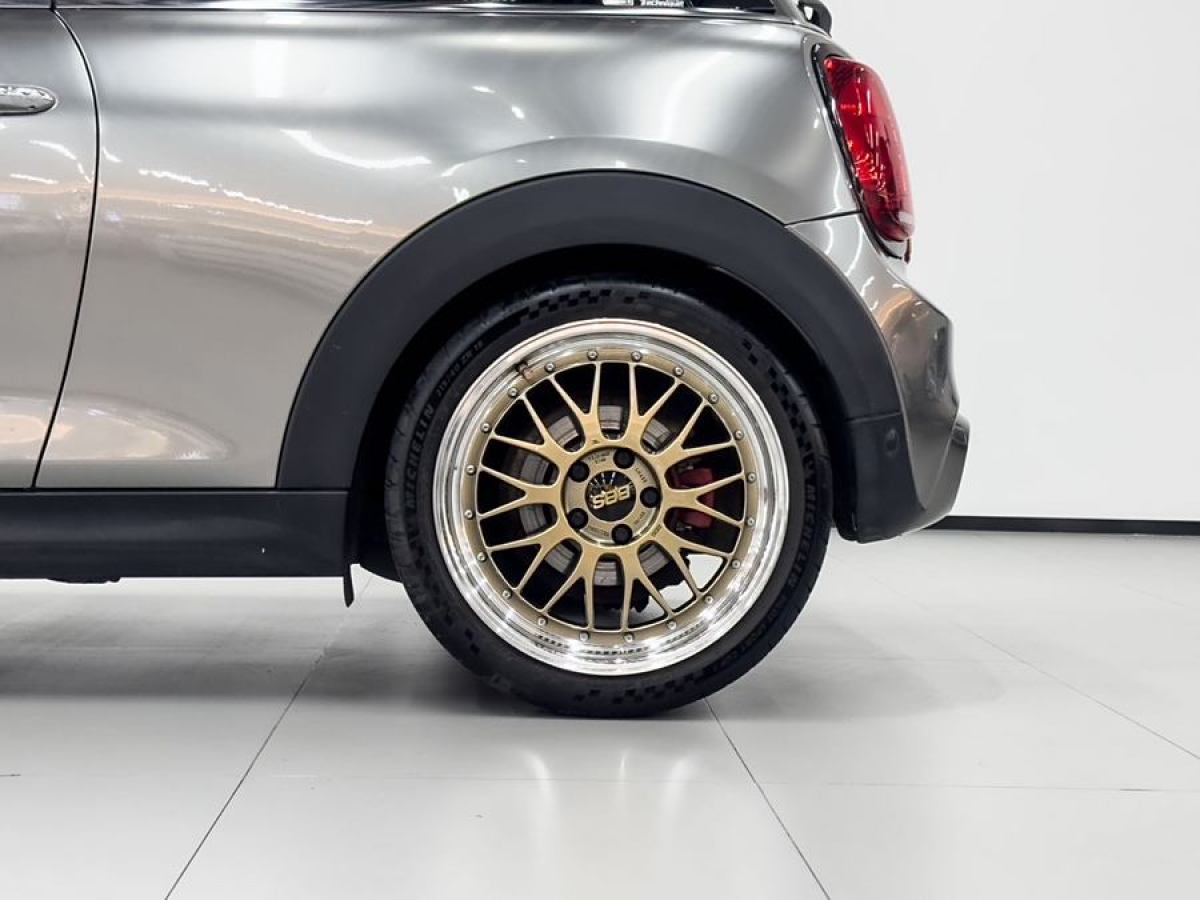 MINI MINI  2020款 2.0T COOPER S 經(jīng)典派圖片