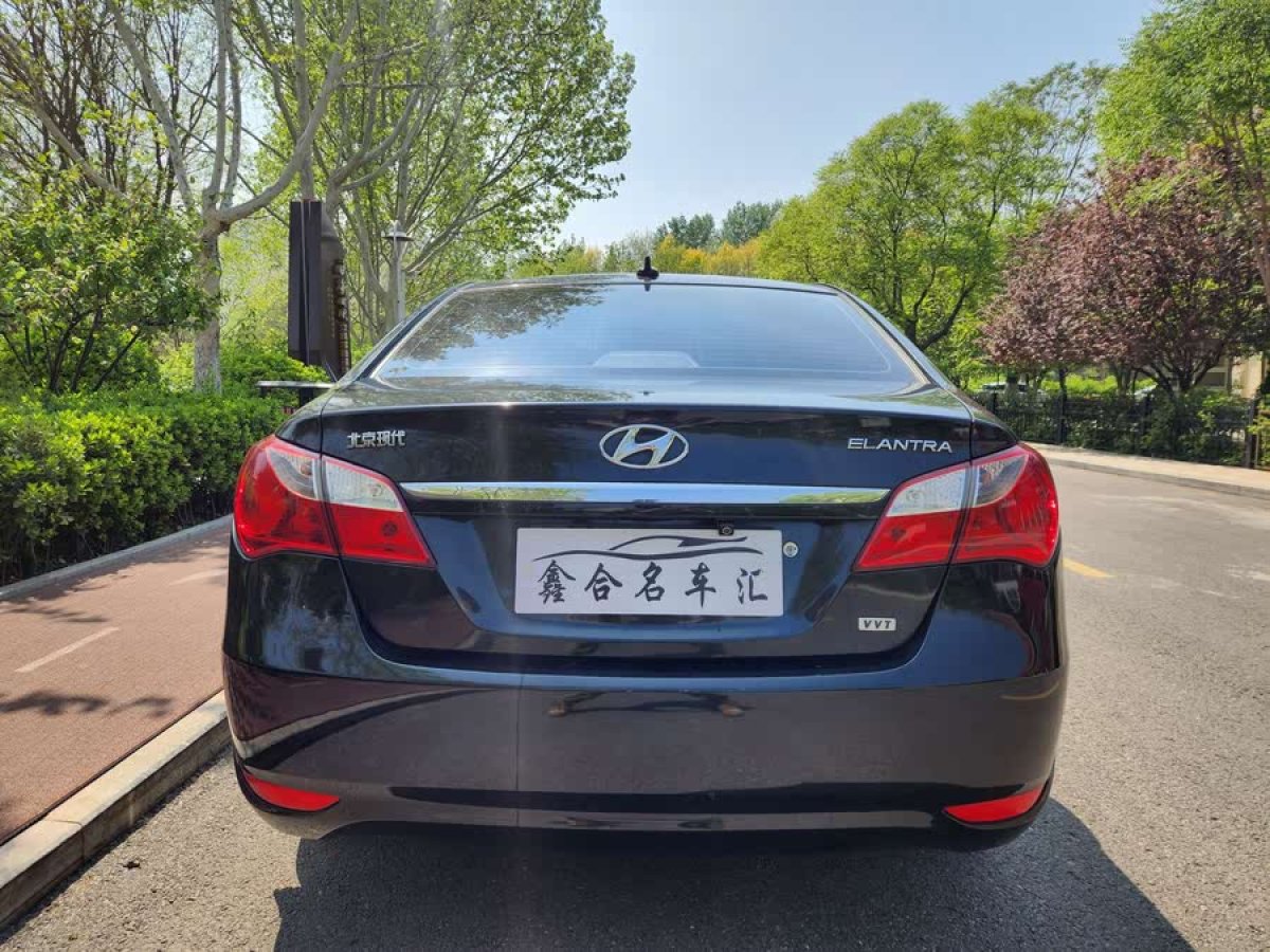 現(xiàn)代 悅動  2011款 1.6L 手動舒適型圖片
