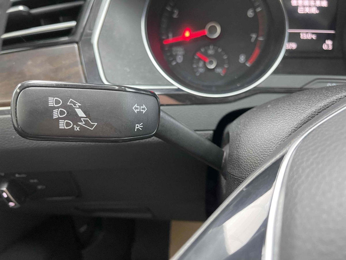 大眾 邁騰  2019款  330TSI DSG 豪華型 國(guó)VI圖片