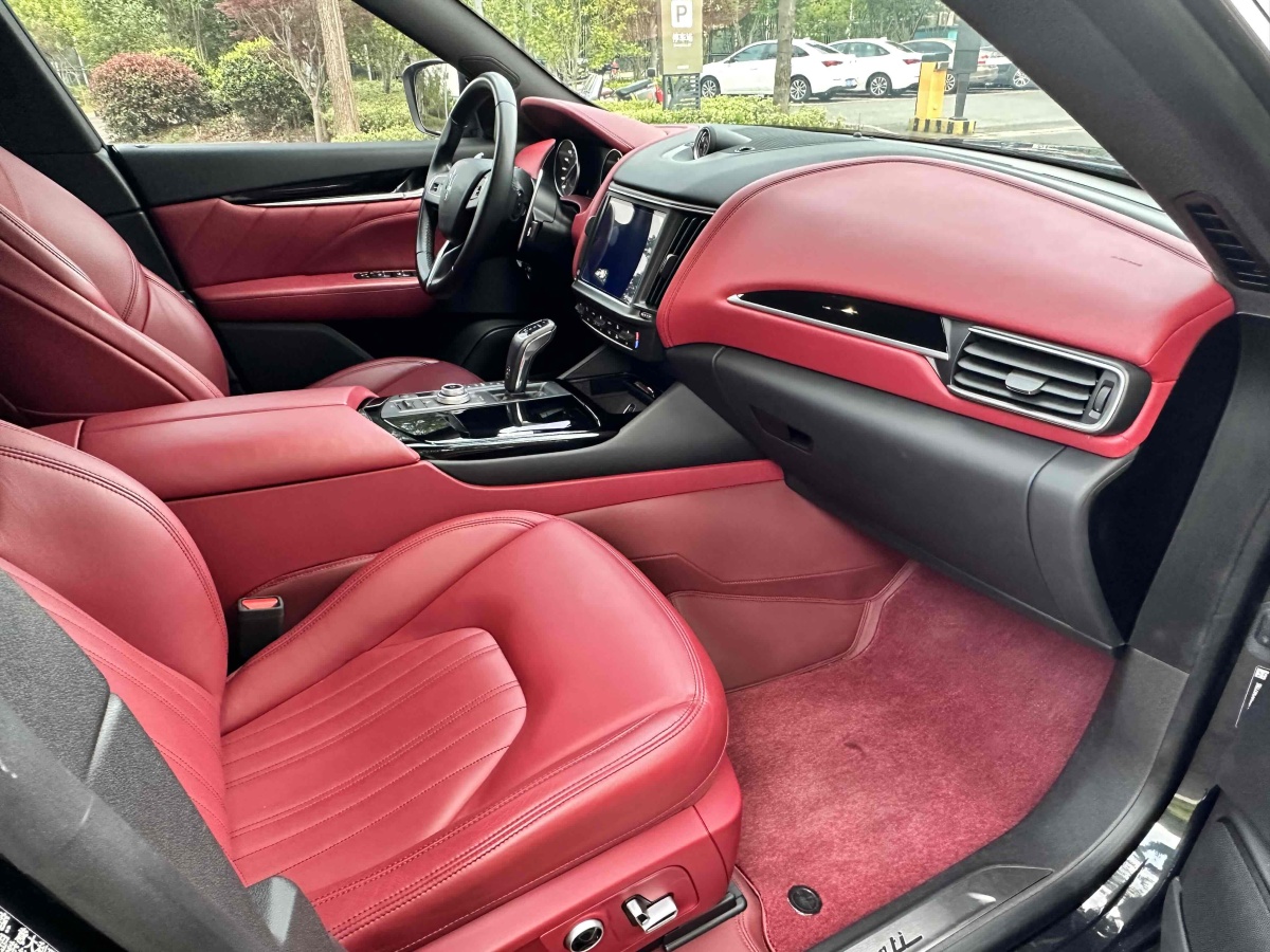 瑪莎拉蒂 Levante  2022款 2.0T GT鋒芒版圖片