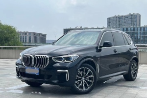 宝马X5 宝马 改款 xDrive 30Li 尊享型M运动套装