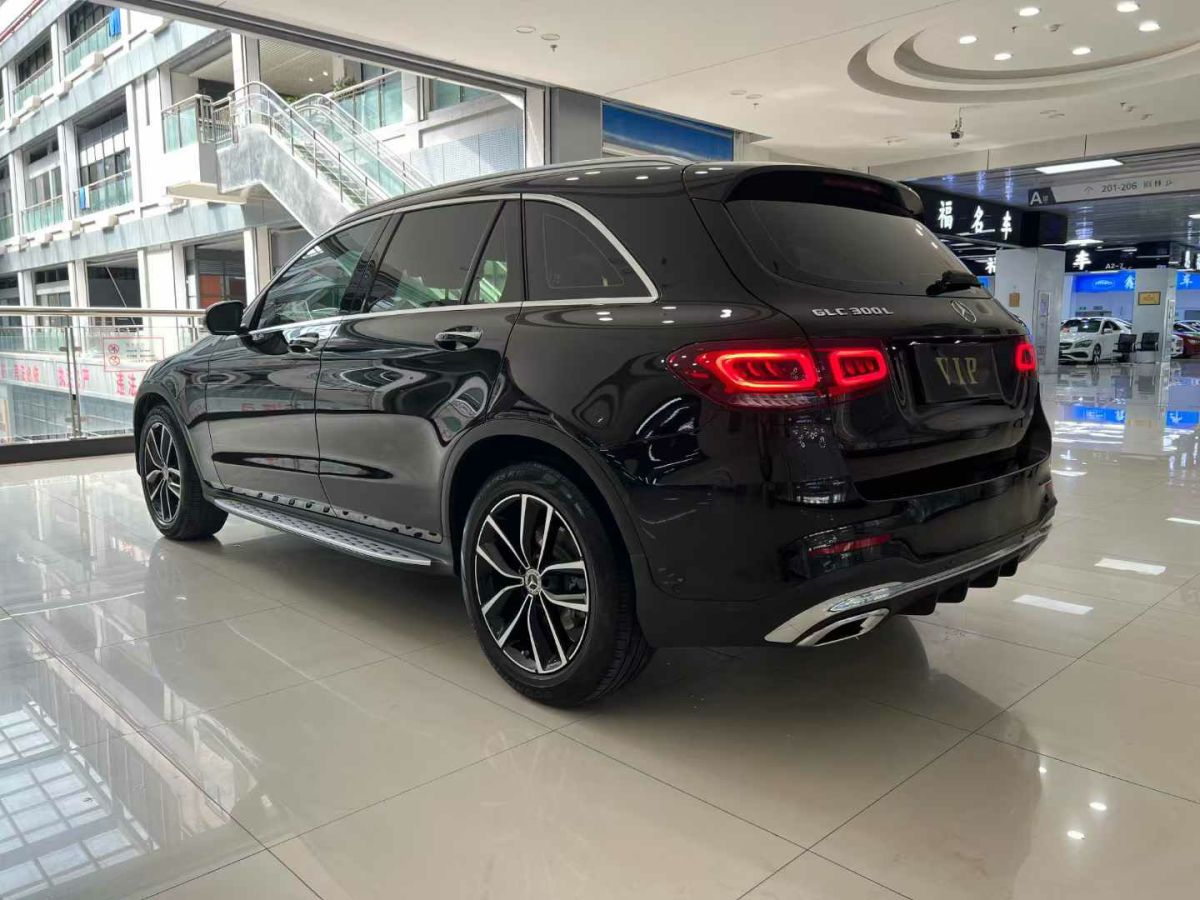 奔馳 奔馳A級  2019款  A 220 L 4MATIC 運(yùn)動(dòng)轎車圖片