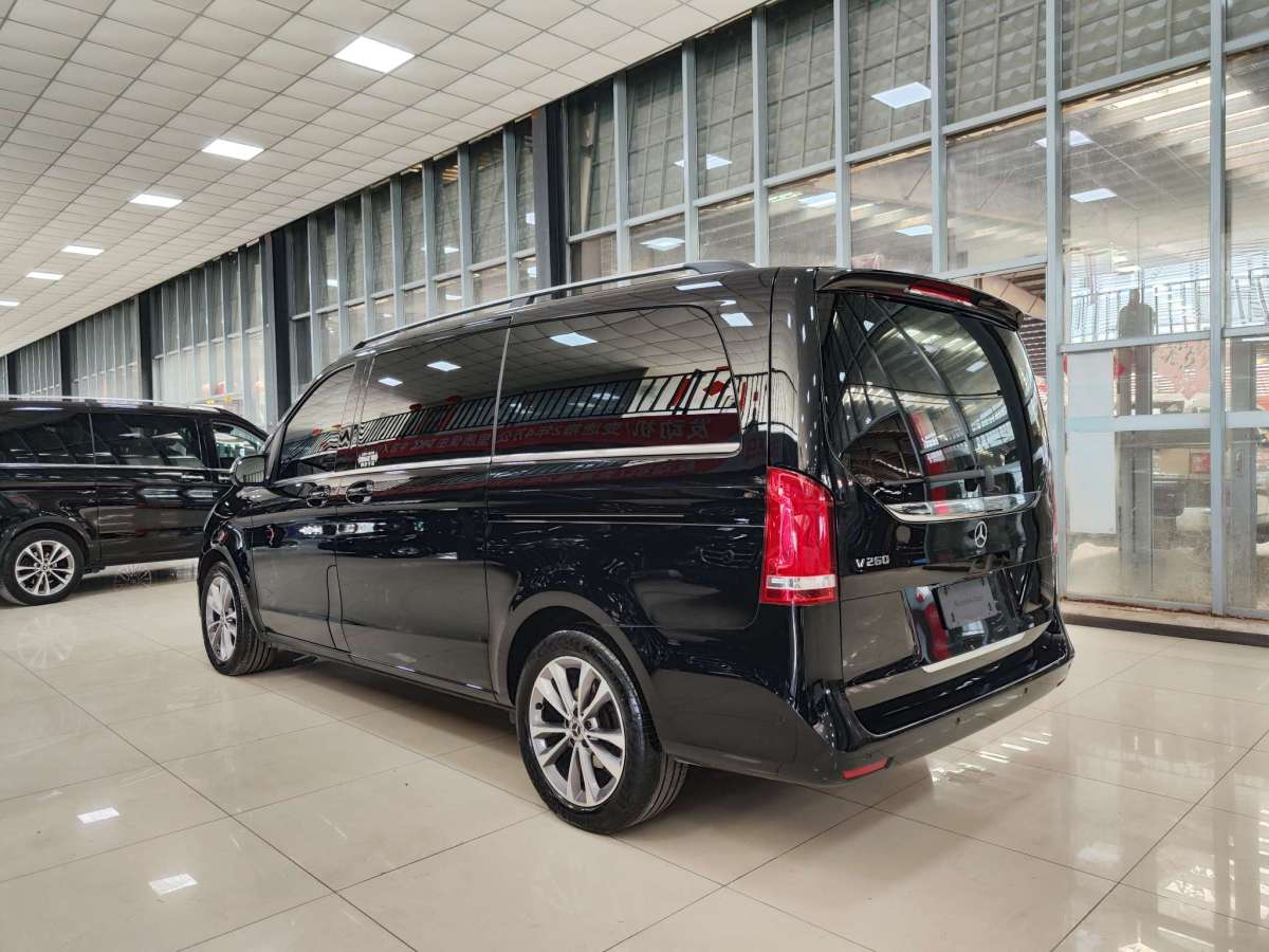 奔馳 V級  2020款 V 260 領(lǐng)航版圖片