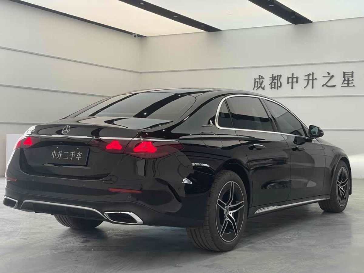 奔馳 奔馳E級(jí)  2024款 E 300 L 豪華運(yùn)動(dòng)型圖片