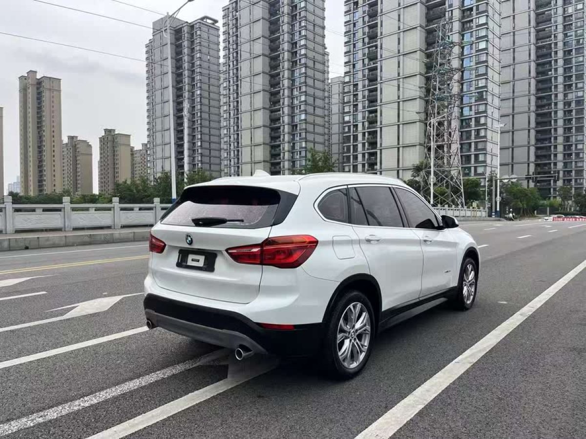寶馬 寶馬X1  2018款 sDrive20Li 領(lǐng)先型圖片