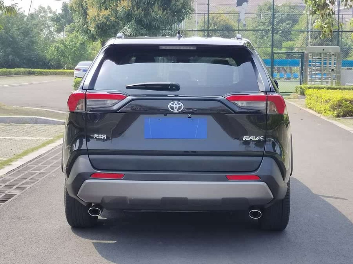 豐田 RAV4榮放  2020款 2.0L CVT兩驅(qū)風(fēng)尚版圖片